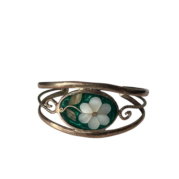 Jewelry - VINTAGE Mexican Silver MOP Flower Cuff  Green Bracelet Beautiful Hand Made